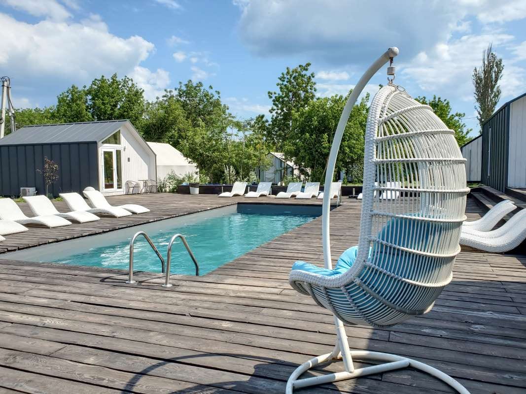 69. Best Vacuum Heads for Different Pool Shapes and Surfaces — pool service business insights