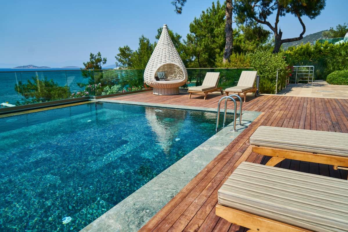 7 Steps to Launching a Successful Pool Cleaning Company — pool service business insights
