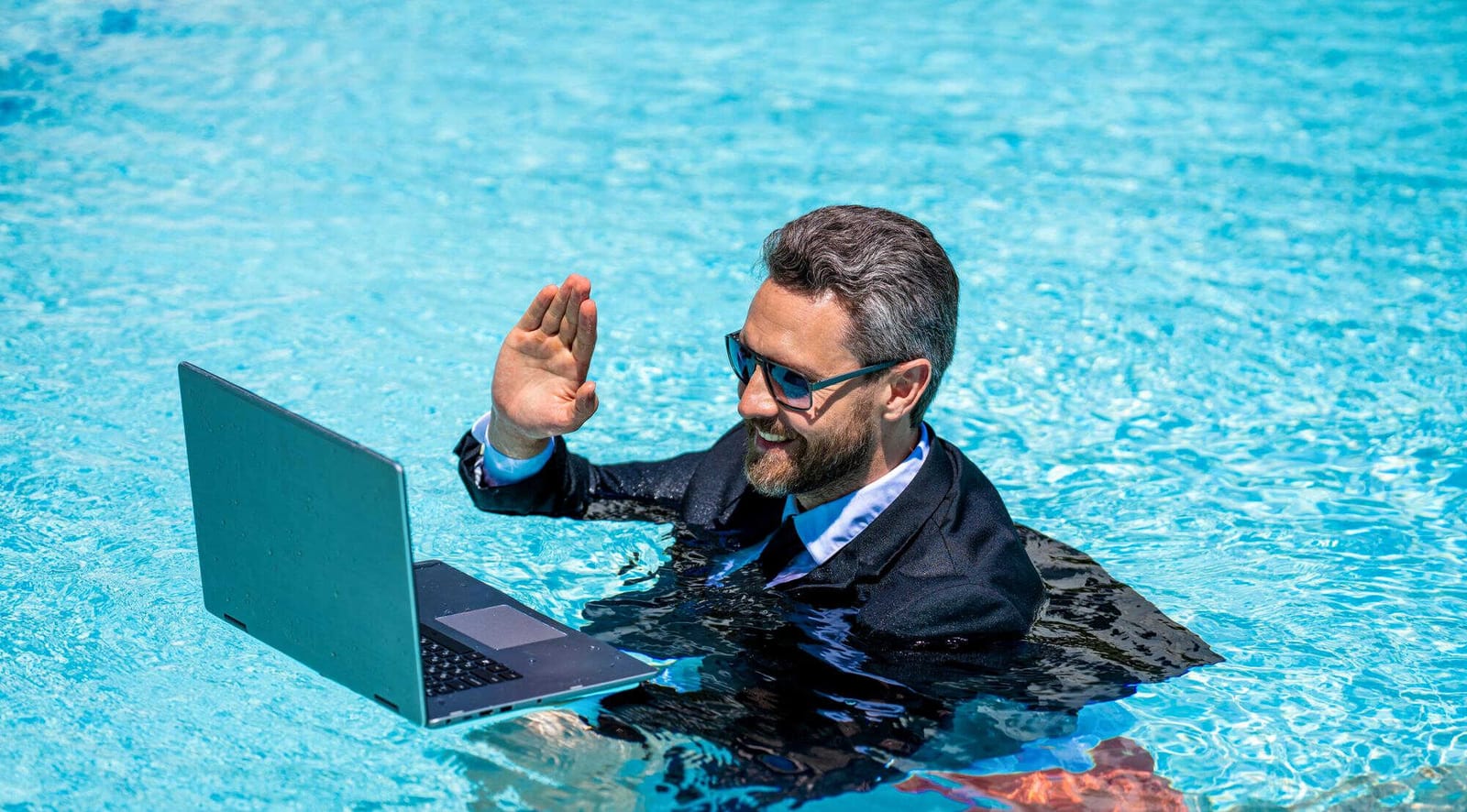 Best Day of the Week to Send Pool Invoices in St. Cloud, Florida — pool service business insights