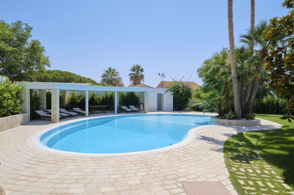 Buy Pool Routes in Cape Coral, Lee County, FL; Sarasota, Sarasota County, FL; Rockledge, FL; New Smyrna Beach, FL; Altamonte Springs, FL — pool service business insights
