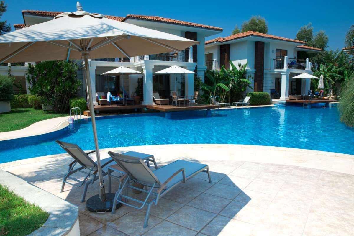 How to Build a Pool Route: East Los Angeles, Vista, Santa Ana, Orange, and Simi Valley, CA — pool service business insights