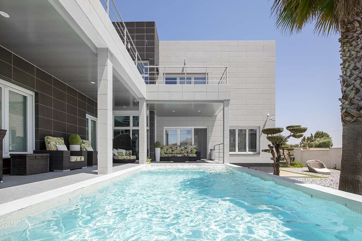 How to Choose the Best Pool Route Location — pool service business insights