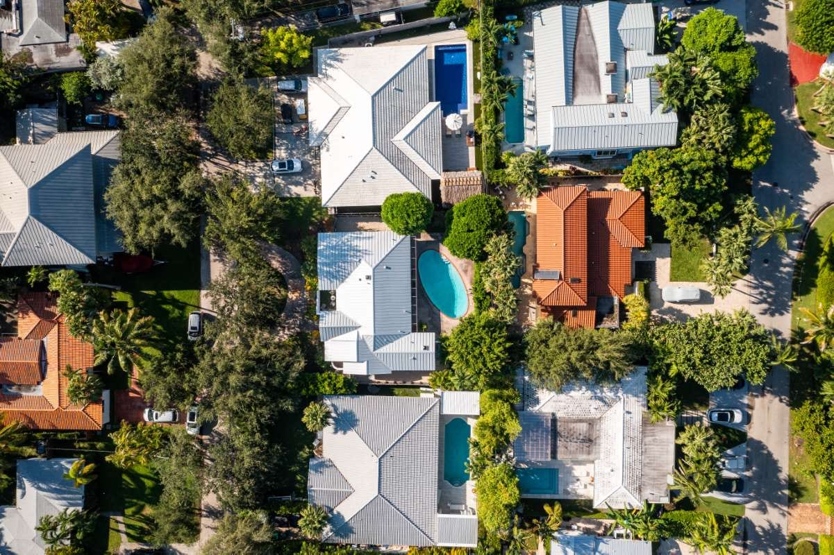 Key Competitive Factors in San Diego County's Pool Market — pool service business insights