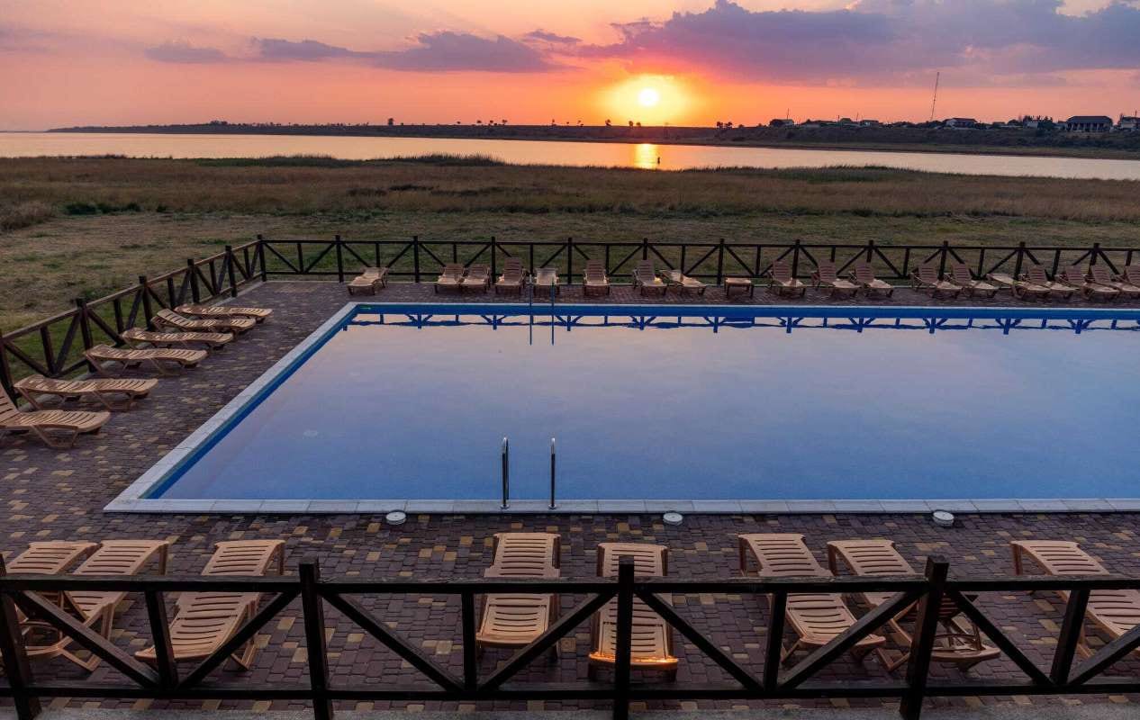 Pool Business Expansion: What Homeowners Expect Today — pool service business insights