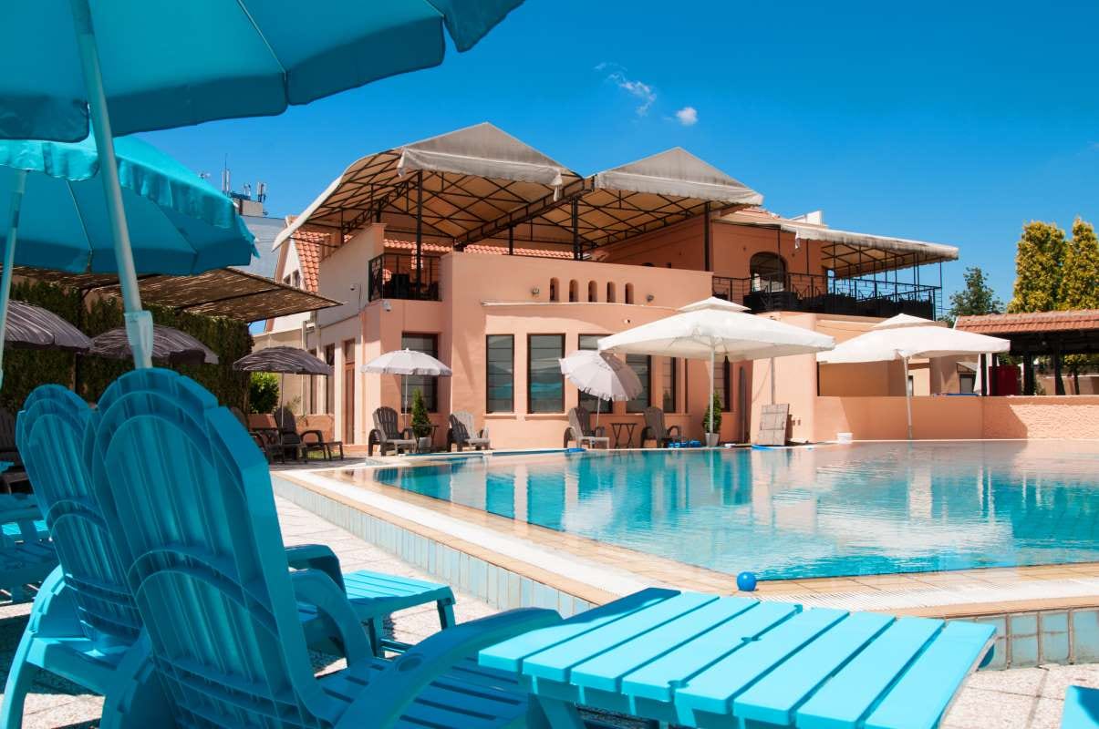 The Best Weather Apps for Planning Pool Service Routes — pool service business insights