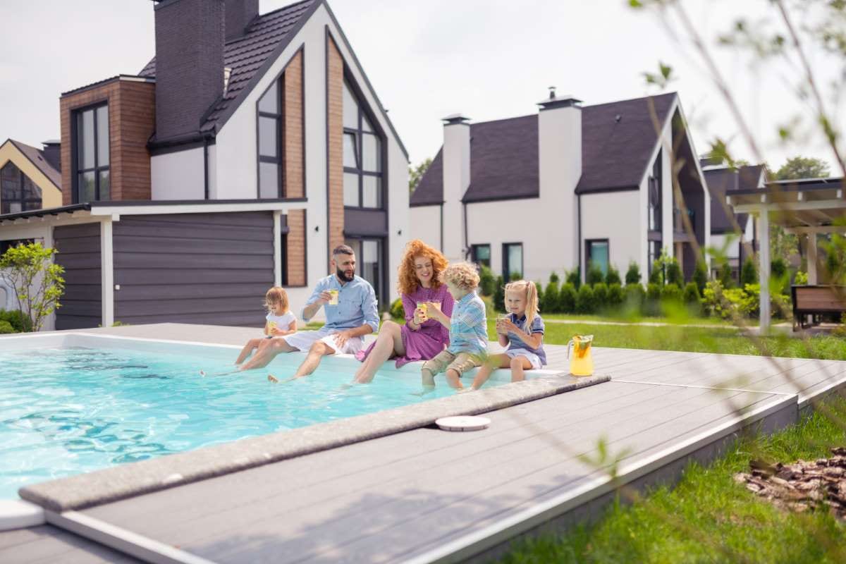 The Pool Cleaning Opportunity Surge in McLennan County, Texas — pool service business insights