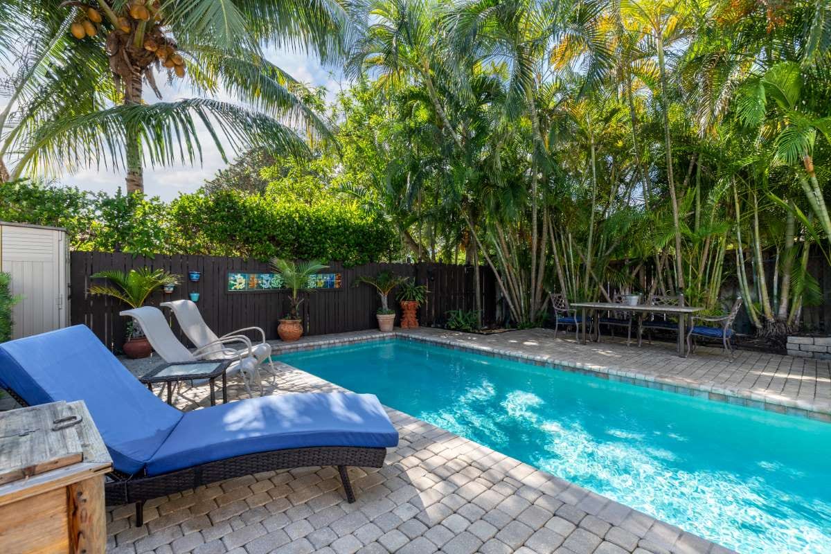 Training Techs to Sell in **Casa Grande, Arizona** — pool service business insights