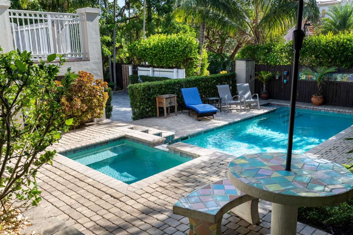 When to Offer Free Filter Cleanings in Boynton Beach, Florida — pool service business insights