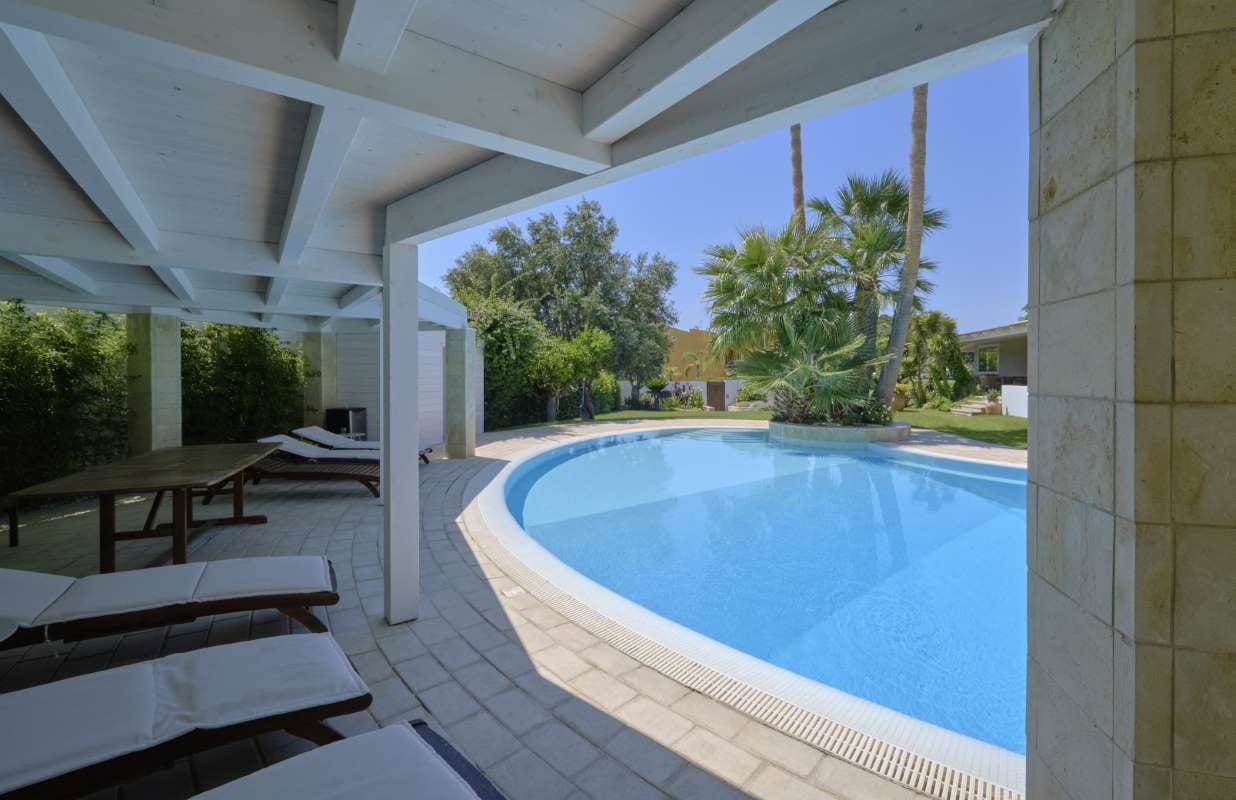 Why Pool Surfaces Wear Faster in High-Use Homes — pool service business insights